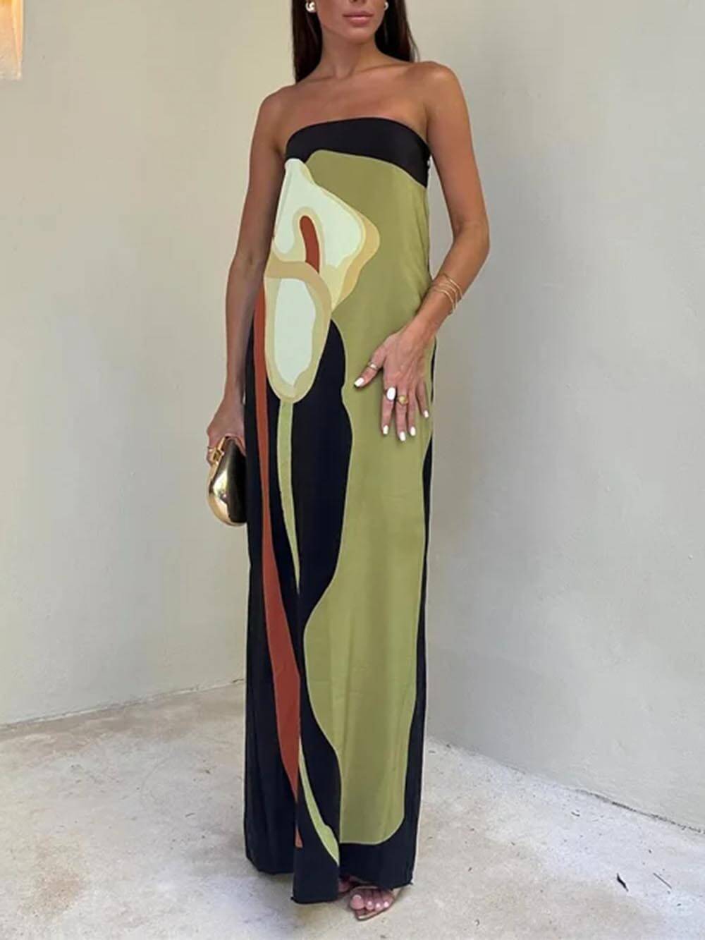 Vestido largo estampado con hombros descubiertos sin mangas