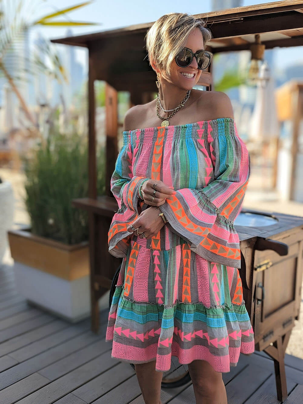 Vestido corto estampado de lino con hombros descubiertos Ethnic